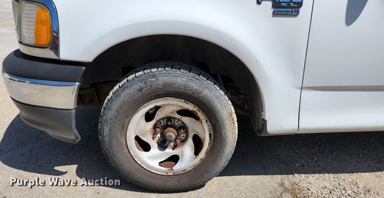 image for item KE9698 2001 Ford F150 XL  pickup truck