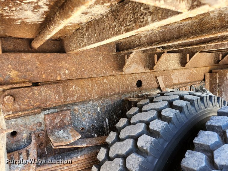 image for item KE9699 2005 GMC C8500  dump truck