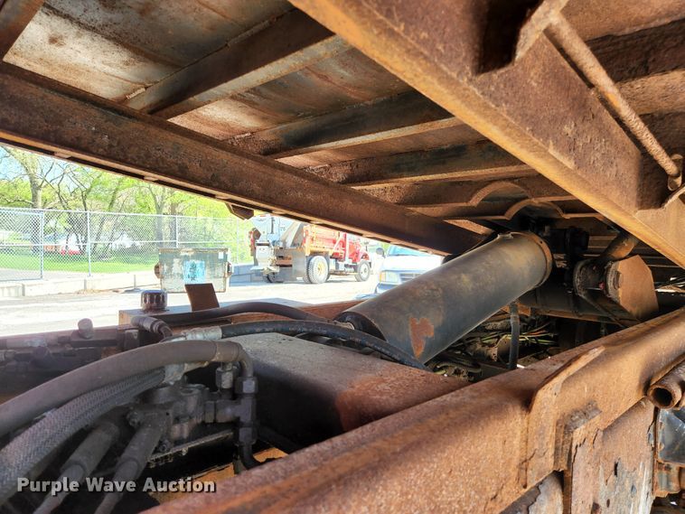 image for item KE9699 2005 GMC C8500  dump truck