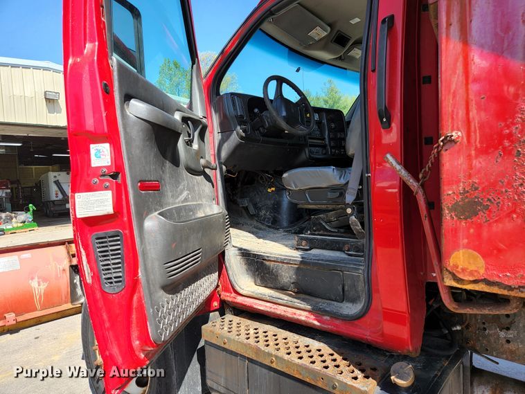 image for item KE9699 2005 GMC C8500  dump truck