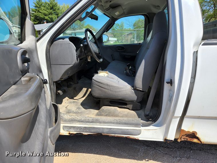 image for item KE9701 2003 Ford F150 XL  pickup truck