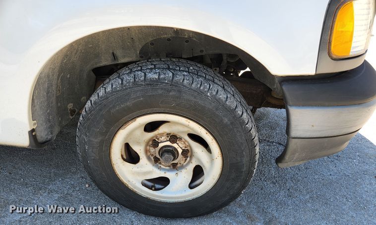 image for item KE9701 2003 Ford F150 XL  pickup truck