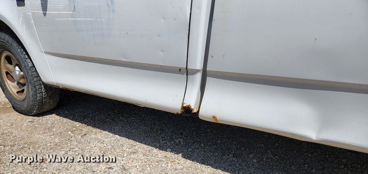 image for item KE9702 2001 Ford F150 XL  pickup truck