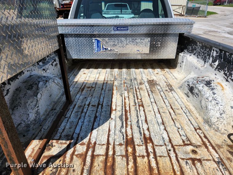 image for item KE9702 2001 Ford F150 XL  pickup truck