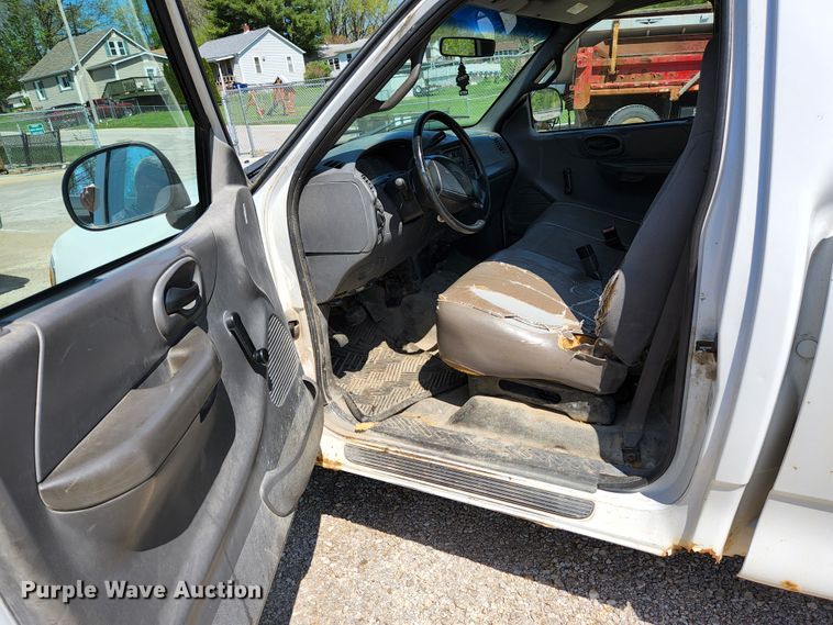 image for item KE9702 2001 Ford F150 XL  pickup truck