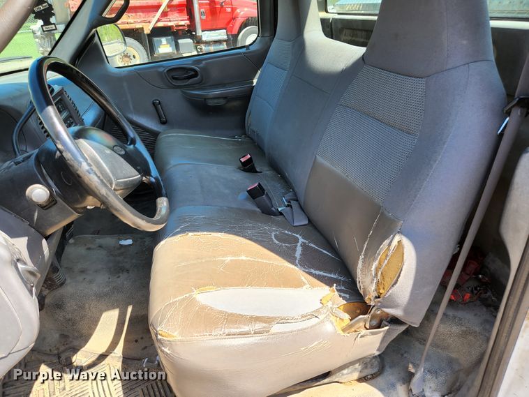 image for item KE9702 2001 Ford F150 XL  pickup truck