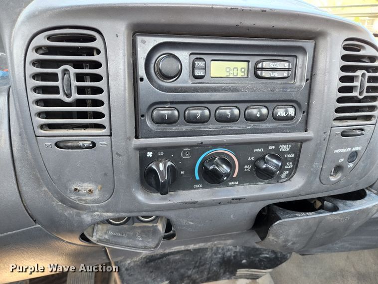 image for item KE9702 2001 Ford F150 XL  pickup truck