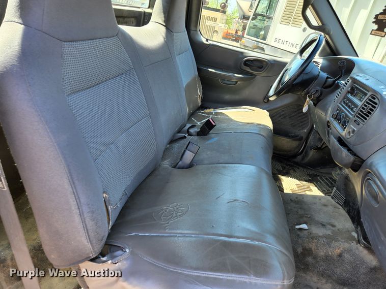 image for item KE9702 2001 Ford F150 XL  pickup truck