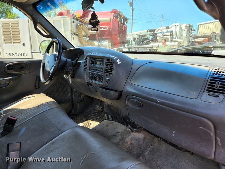 image for item KE9702 2001 Ford F150 XL  pickup truck