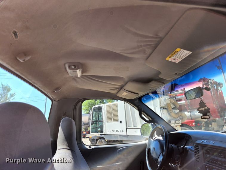 image for item KE9702 2001 Ford F150 XL  pickup truck