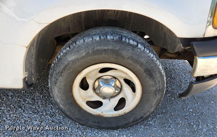 image for item KE9702 2001 Ford F150 XL  pickup truck