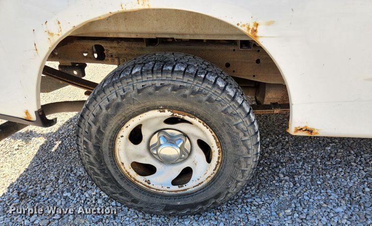 image for item KE9702 2001 Ford F150 XL  pickup truck