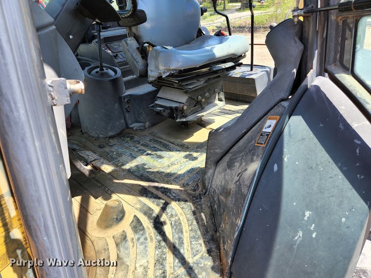 image for item KE9705 2002 John Deere 410G  backhoe