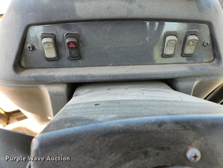 image for item KE9705 2002 John Deere 410G  backhoe