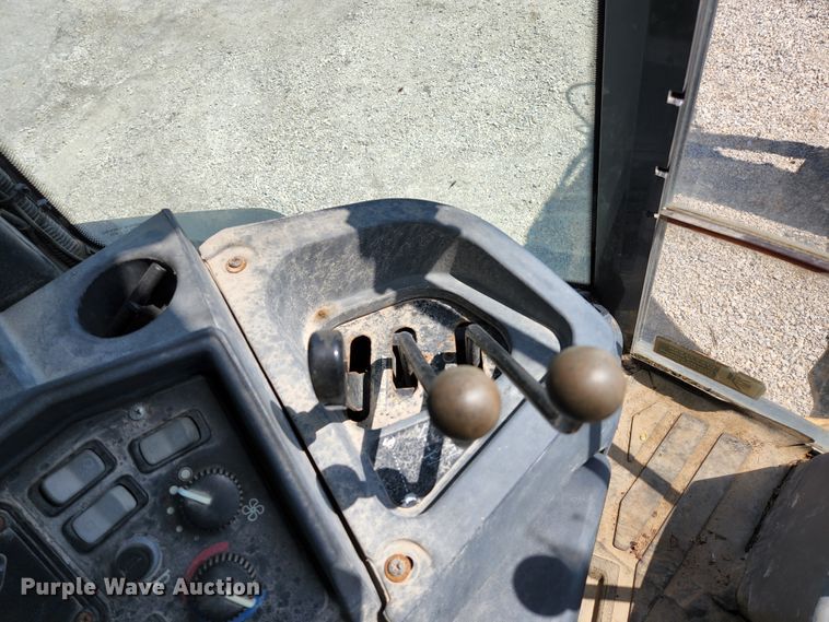 image for item KE9705 2002 John Deere 410G  backhoe