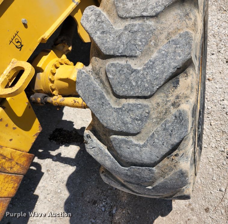 image for item KE9705 2002 John Deere 410G  backhoe