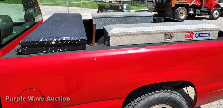 image for item KE9706 2005 Chevrolet Silverado 1500  pickup truck