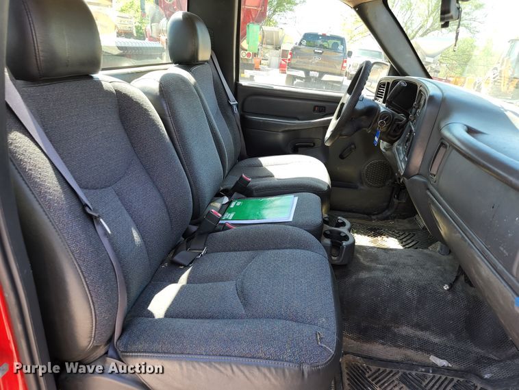 image for item KE9706 2005 Chevrolet Silverado 1500  pickup truck