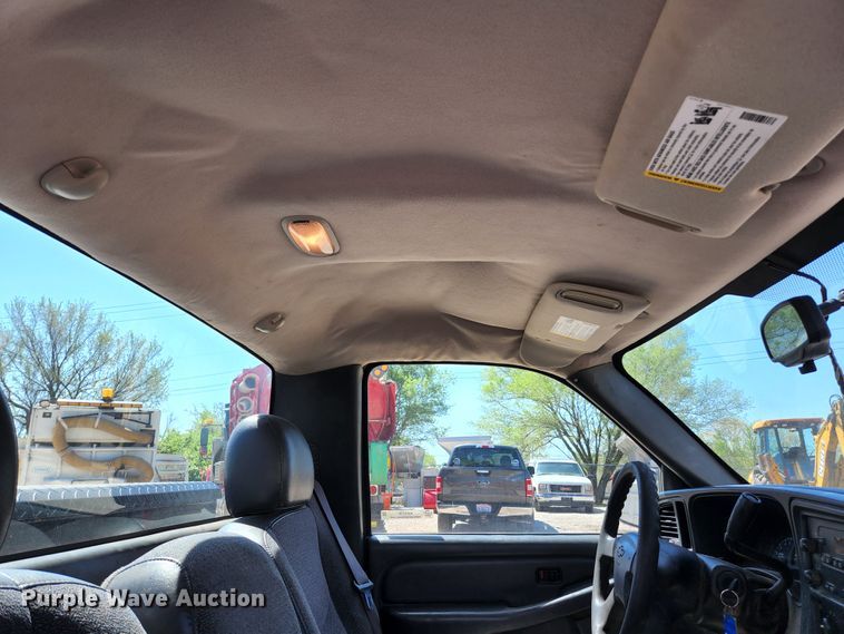 image for item KE9706 2005 Chevrolet Silverado 1500  pickup truck