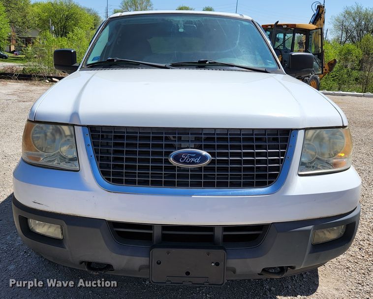 image for item KE9707 2004 Ford Expedition XLT  SUV