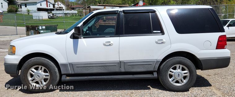 image for item KE9707 2004 Ford Expedition XLT  SUV