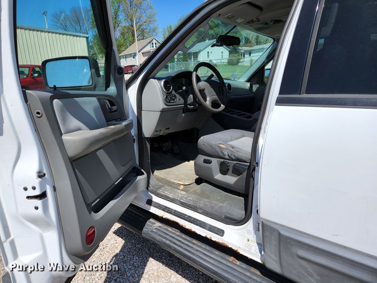 image for item KE9707 2004 Ford Expedition XLT  SUV