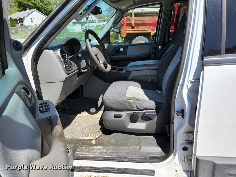 image for item KE9707 2004 Ford Expedition XLT  SUV