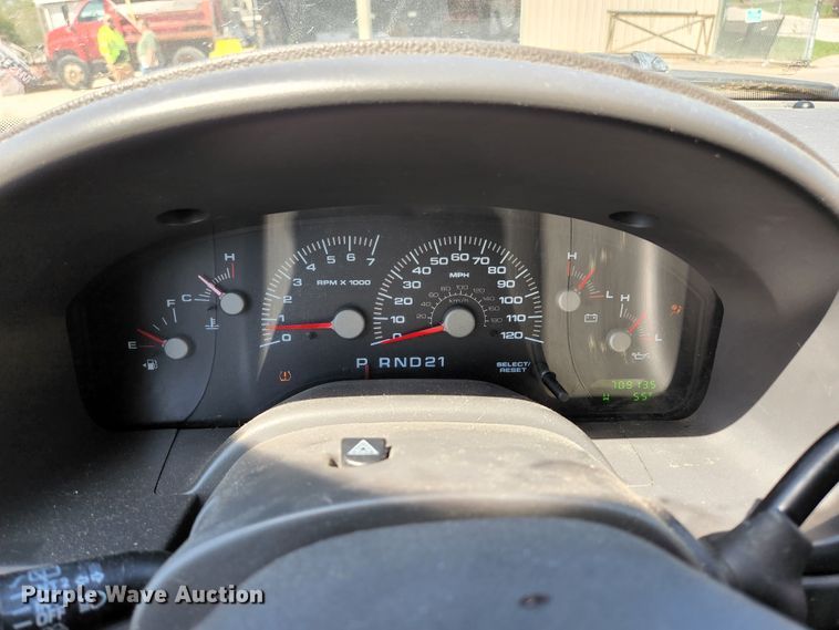 image for item KE9707 2004 Ford Expedition XLT  SUV