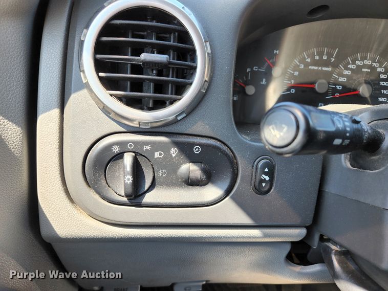 image for item KE9707 2004 Ford Expedition XLT  SUV