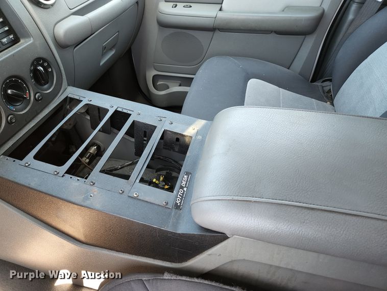 image for item KE9707 2004 Ford Expedition XLT  SUV