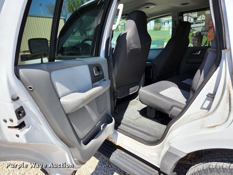 image for item KE9707 2004 Ford Expedition XLT  SUV