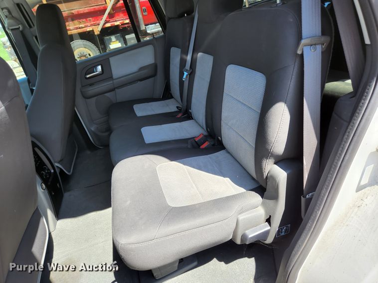 image for item KE9707 2004 Ford Expedition XLT  SUV