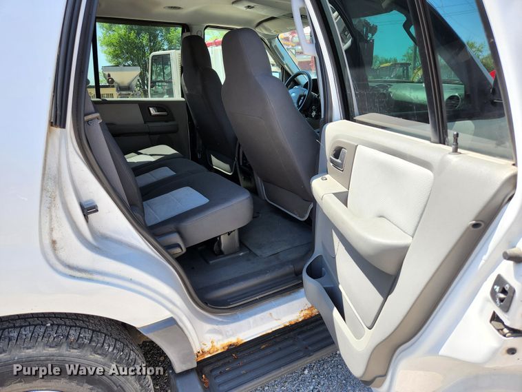 image for item KE9707 2004 Ford Expedition XLT  SUV