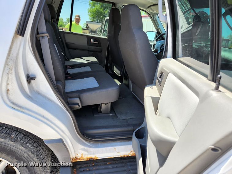 image for item KE9707 2004 Ford Expedition XLT  SUV