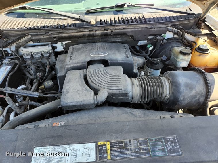 image for item KE9707 2004 Ford Expedition XLT  SUV