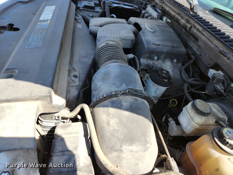 image for item KE9707 2004 Ford Expedition XLT  SUV