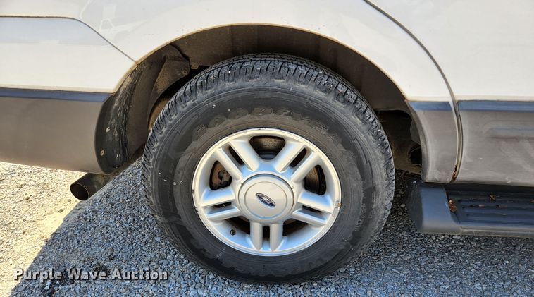 image for item KE9707 2004 Ford Expedition XLT  SUV