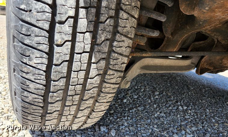 image for item KE9707 2004 Ford Expedition XLT  SUV