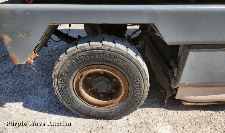 image for item KE9708 Tennant Sentinel  street sweeper truck