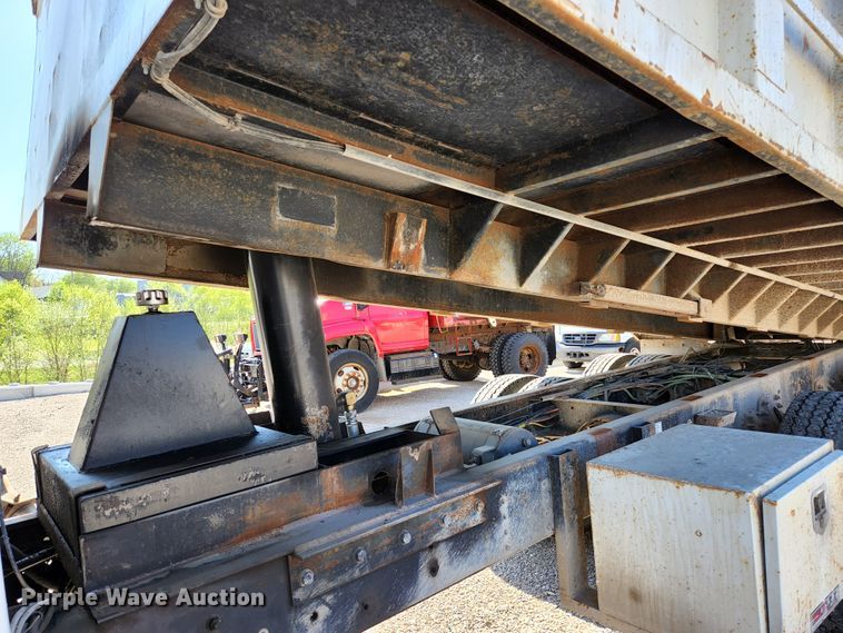 image for item KE9709 2005 GMC C8500  dump truck