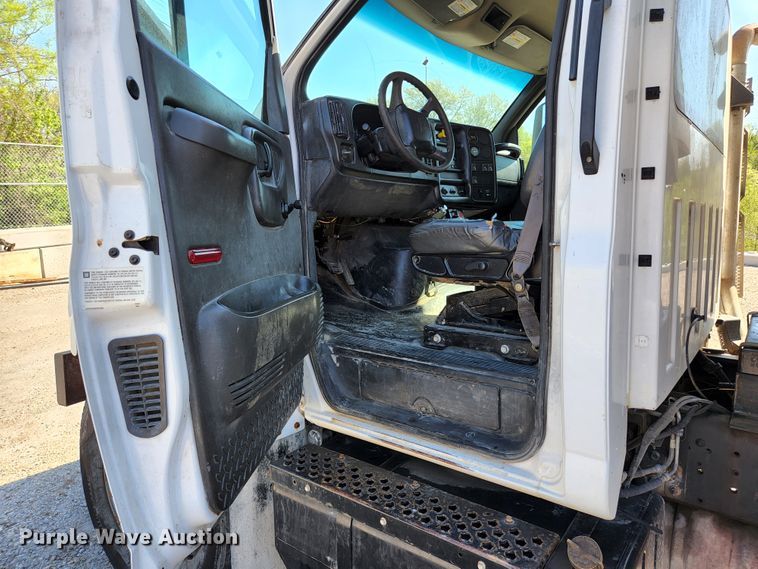 image for item KE9709 2005 GMC C8500  dump truck