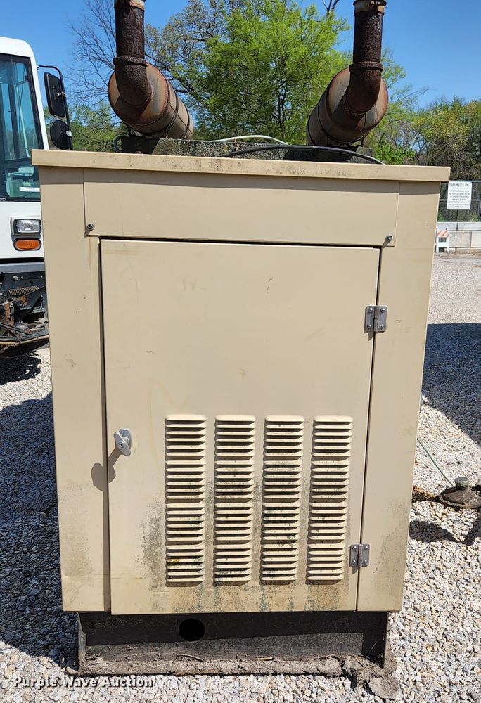 image for item KE9710 2000 Generac 99A 05279  generator