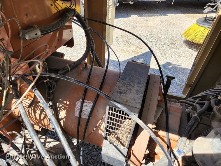 image for item KE9710 2000 Generac 99A 05279  generator