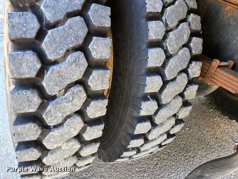 image for item KE9711 2006 International 7400  dump truck