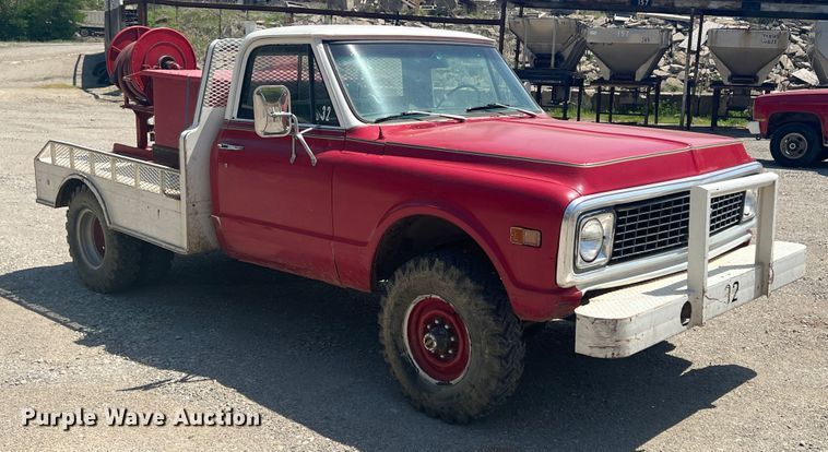 image for item KG9754 1972 Chevrolet K20  flatbed truck