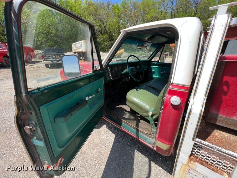 image for item KG9754 1972 Chevrolet K20  flatbed truck