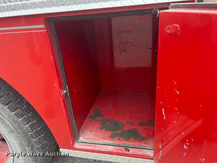 image for item KG9757 1979 Ford 900  fire truck