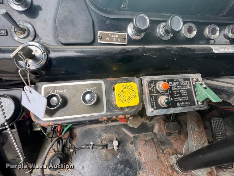 image for item KG9757 1979 Ford 900  fire truck