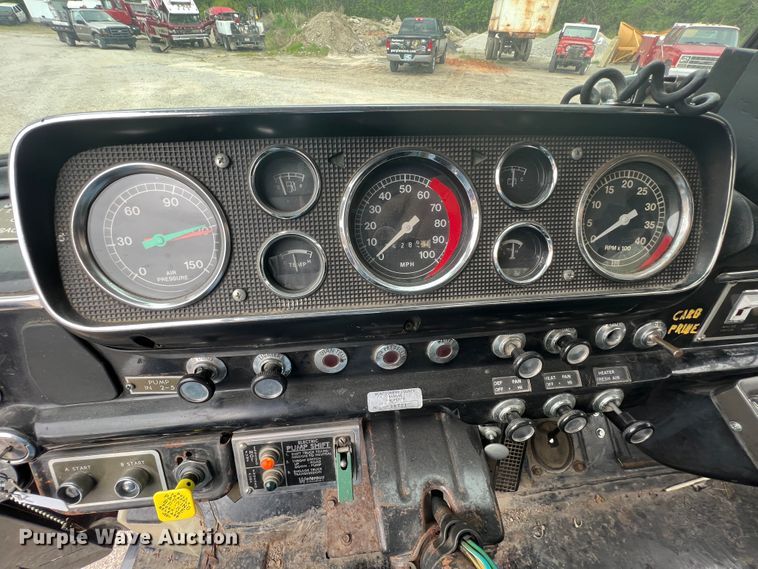 image for item KG9757 1979 Ford 900  fire truck