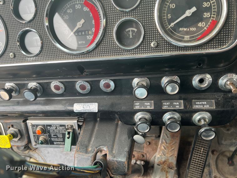 image for item KG9757 1979 Ford 900  fire truck